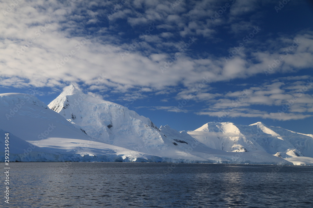 custom made wallpaper toronto digitalskaliste i ośnieżone wybrzeże antarktydy w słoneczny dzień