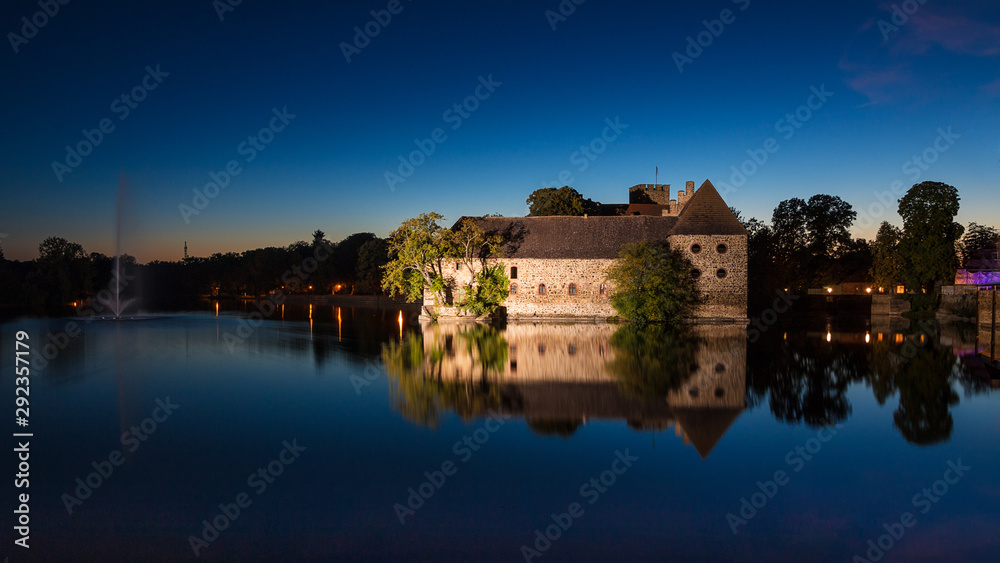 Wasserschloss Flechtingen zur blauen Stunde