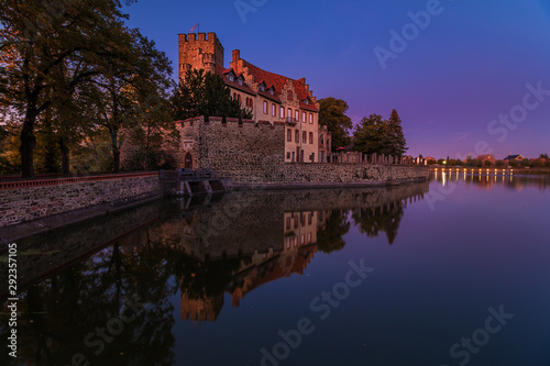 Abendrot über Schloss Flechtingen