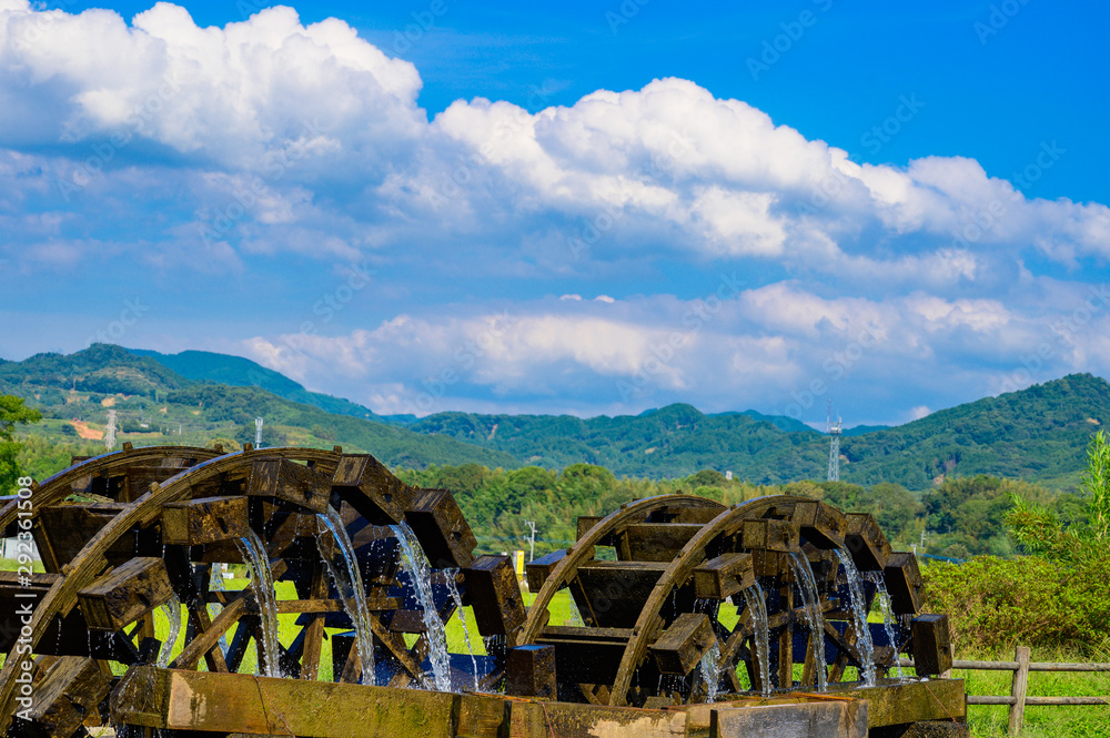 夏空の堀川重連水車群【福岡県朝倉市】 夏空の堀川重連水車群【福岡県朝倉市】