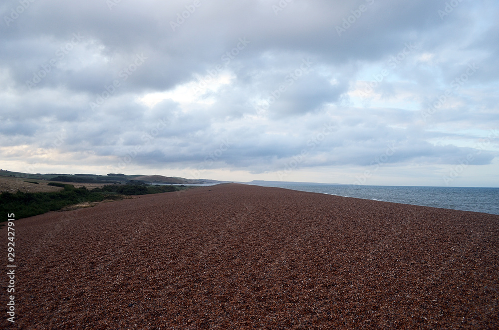Naklejka premium early morning on chesil beach, dorset