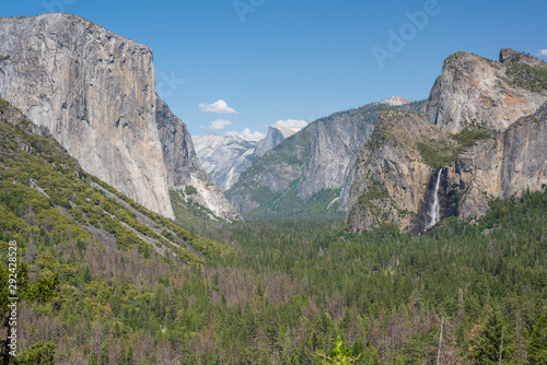 Tunnel View Yosemite National Park © Robert