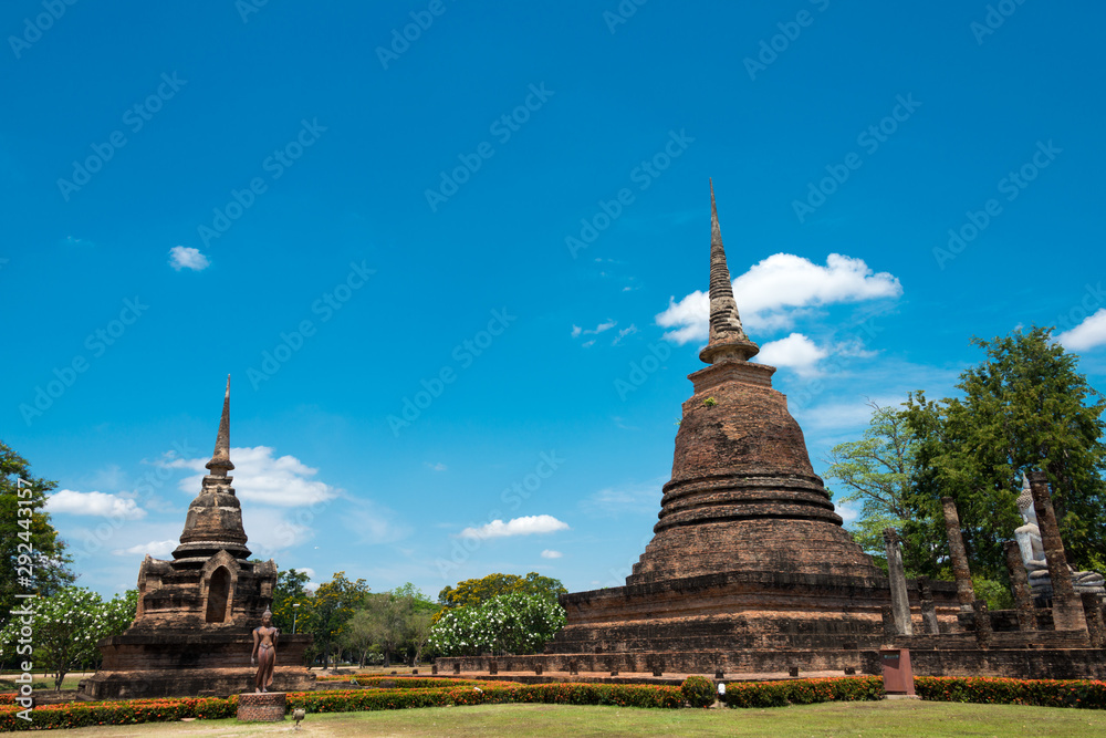 Fototapeta premium Sukhothai, Thailand - Apr 08 2018: Wat Sra Sri in Sukhothai Historical Park, Sukhothai, Thailand. It is part of the World Heritage Site - Historic Town of Sukhothai and Associated Historic Towns.