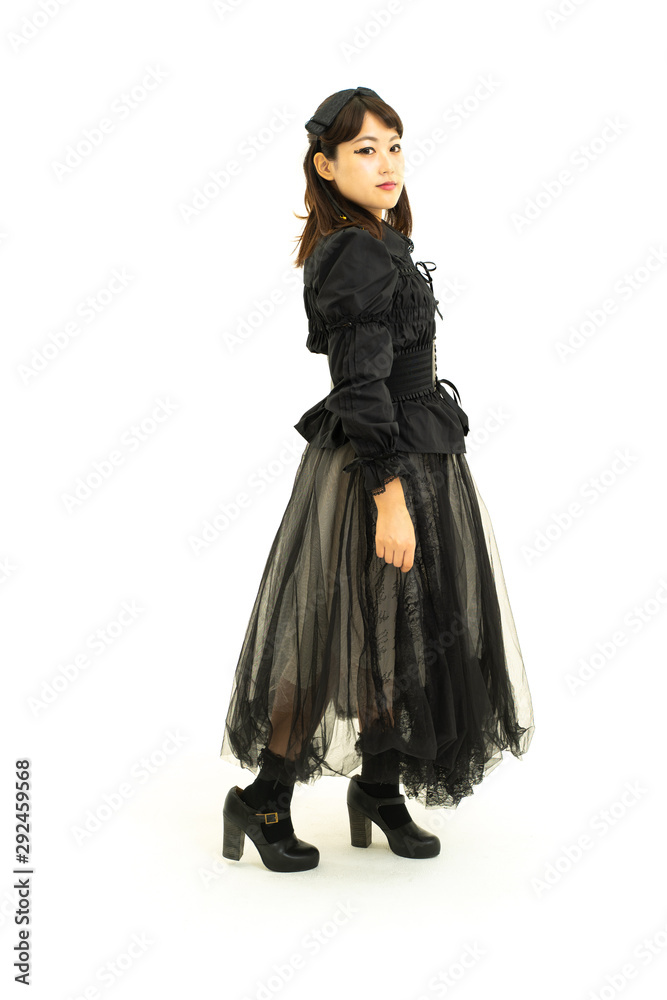ゴスロリのコスプレをする女性 ゴスロリのコスプレをする女性