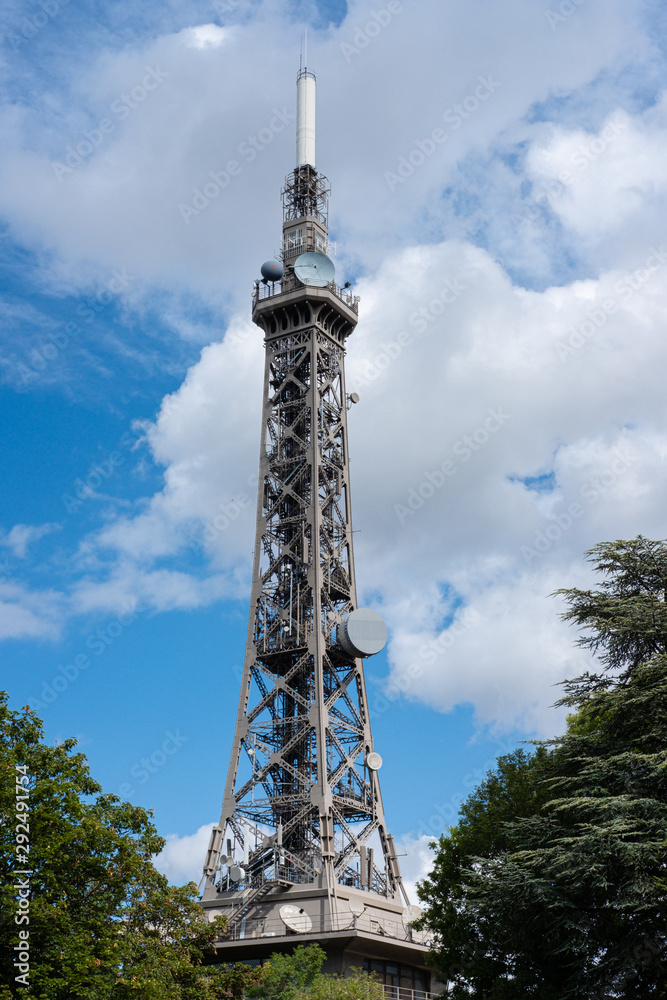 Obraz premium Tour antenne relai