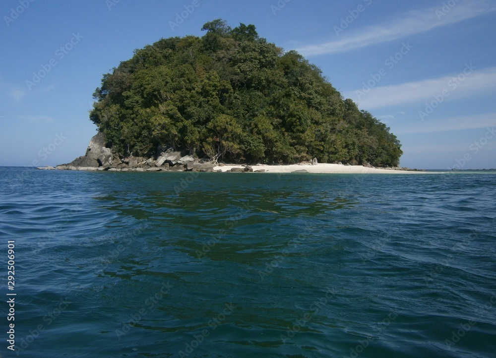 Mini Tropical Island, Desert Island, Borneo (South Est Asia). Shot taken from a sea kayak.