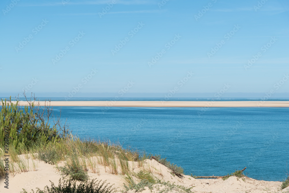 BASSIN D'ARCACHON (France), le banc d'Arguin vu de la dune du Pilat