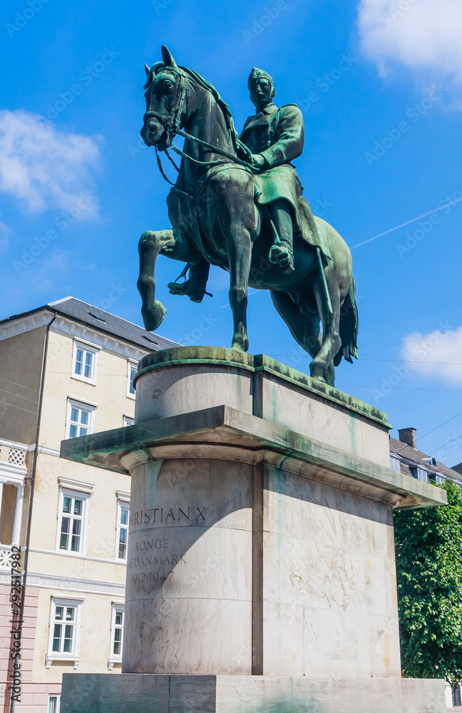 Fototapeta premium King Christian X Equestrian Statue, Copenhagen, Denmark