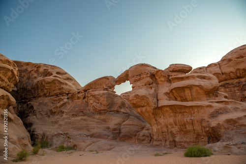 delicate arch in arches national park wadi rum jordan