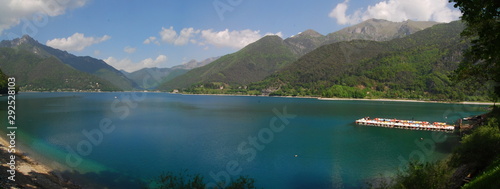 Ledrosee - Panorama - Bergsee in den Gardaseebergen in der italienischen autonomen Provinz Trient