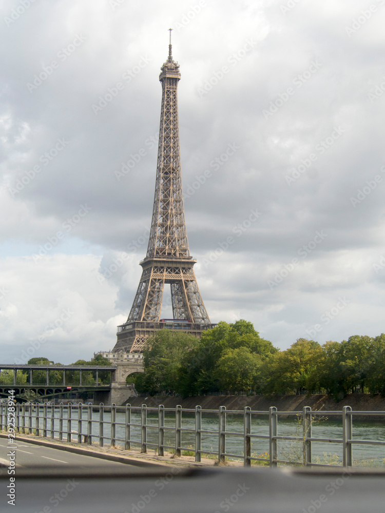 Francia, Parigi, veduta della Torre Eiffel