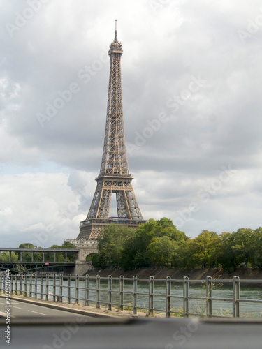 Francia  Parigi  veduta della Torre Eiffel