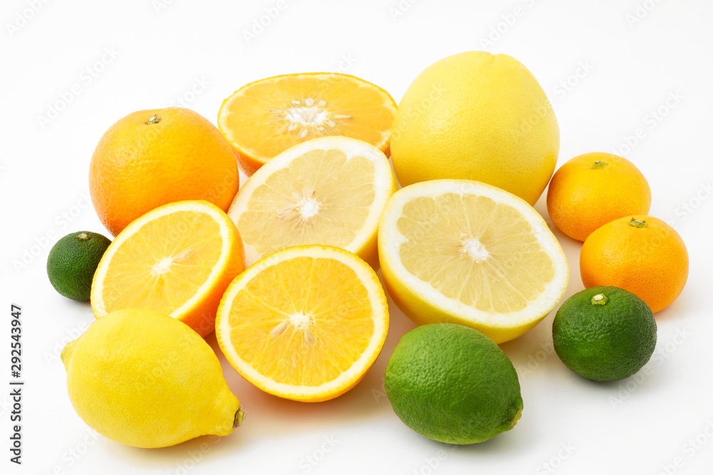 Mixed citrus fruits including lemon, lime, grapefruits, oranges, satsuma oranges, yuzu and sudachi Mixed citrus fruits including lemon, lime, grapefruits, oranges, satsuma oranges, yuzu and sudachi