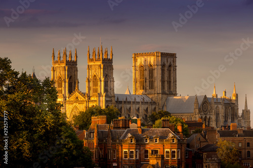 Canvas Print York minster at sunset capturing the last rays of daylight