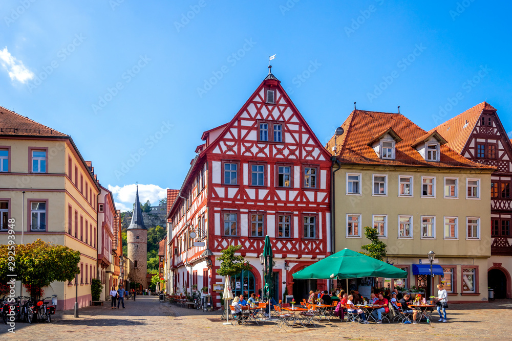 Marktplatz und Maintorturm, Karlstadt am Main, Bayern, Deutschland 