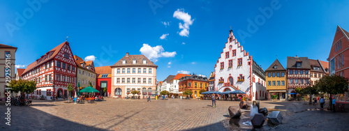 Panorama, Marktplatz mit historischem Rathaus, Karlstadt am Main, Deutschland