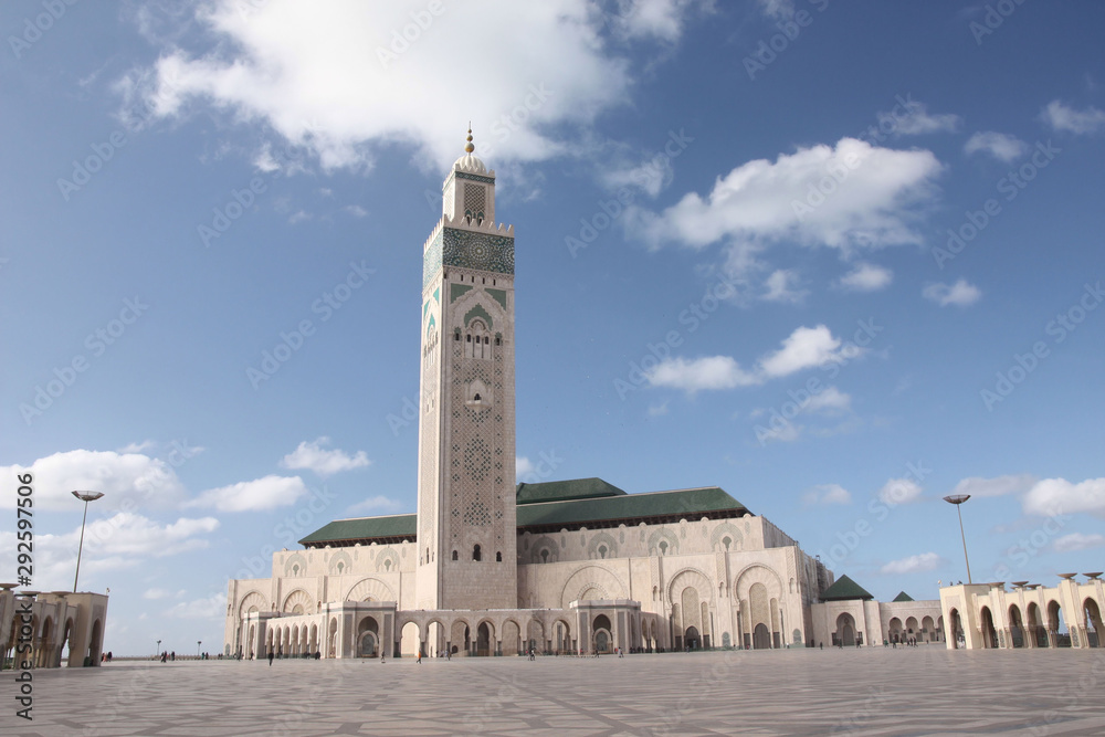 Maroc, La grande mosquée Hassan II de Casablanca face à la mer