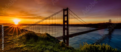 Obraz  z motywem Golden gate bridge at sunrise