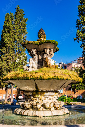 Canvas Print The beautiful Fontana delle Cariatidi (caryatid fountain) in Piazza dei Quiriti