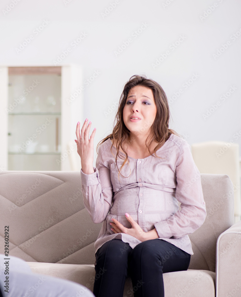 Pregnant woman visiting psychologist doctor Pregnant woman visiting psychologist doctor