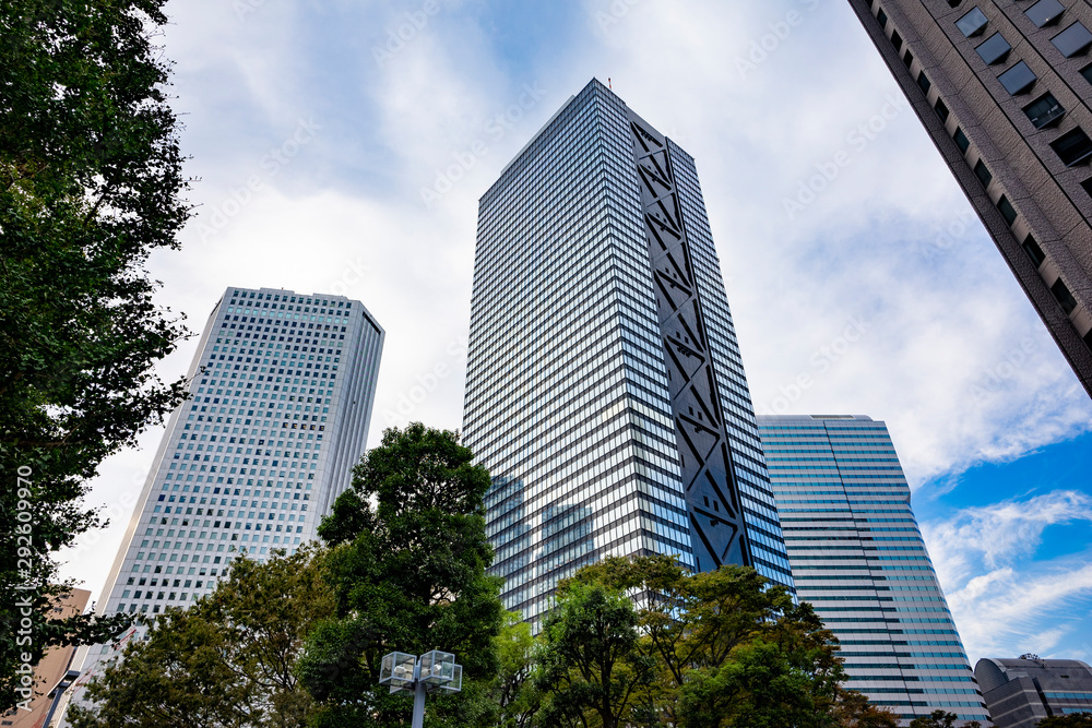 東京新宿の高層ビル群の風景