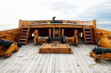Plexiglas schilderij Schip Houten dek van oud schip  © Adwo