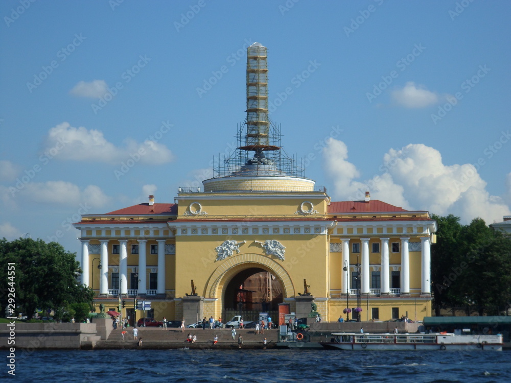 Naklejka premium walk on the neva