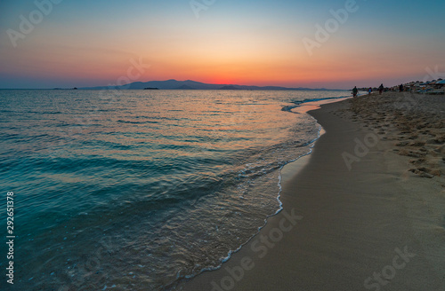 Wallpaper Mural La spiaggia di Plaka al tramonto, isola di Naxos GR Torontodigital.ca