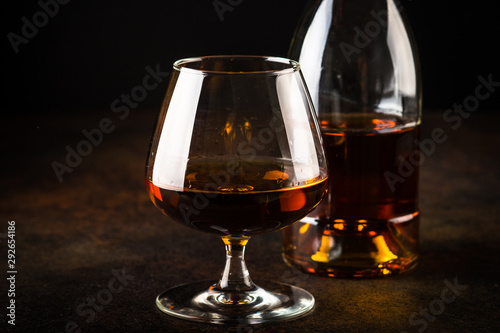 Fotografia Cognac or brandy in the glass.