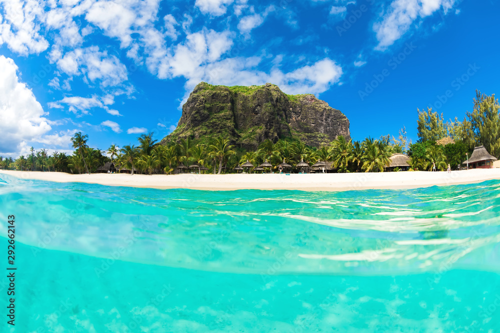 Tropical ocean with Le Morne mountain and white sand beach in Mauritius. - obrazy, fototapety, plakaty 