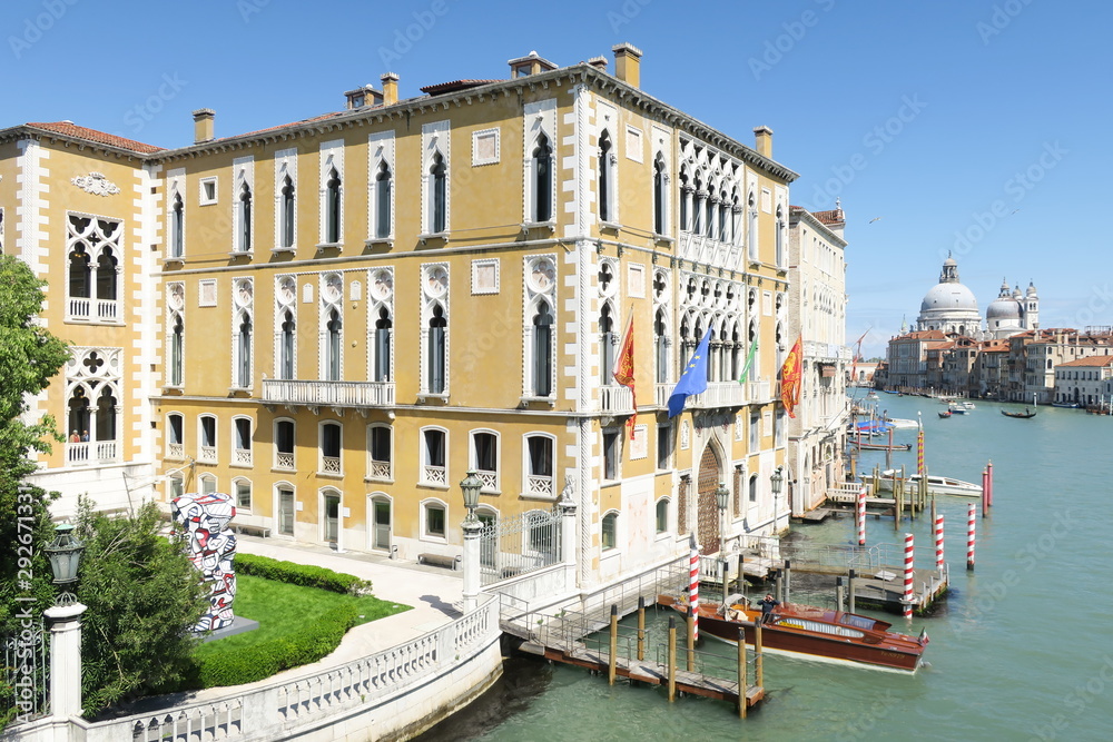 Fototapeta premium The beautiful Venezia in Italy in the spring