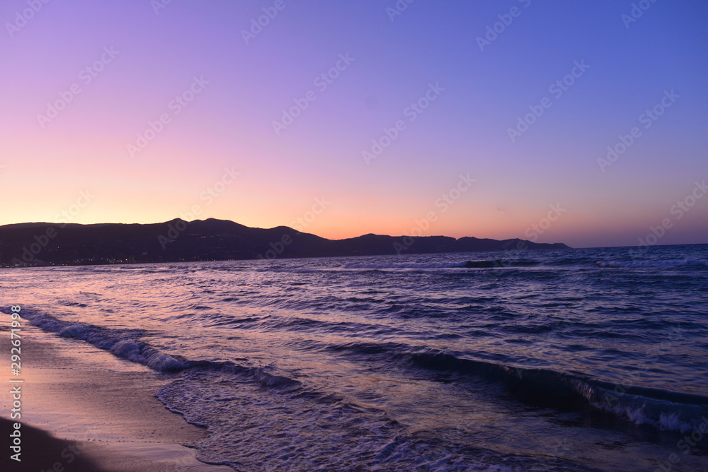 Sonnenuntergang am Amoudara Strand, Heraklion/Kreta Sonnenuntergang am Amoudara Strand, Heraklion/Kreta