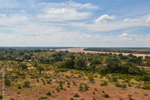 The border of South Africa, Botswana and Zimbabwe © Lennjo