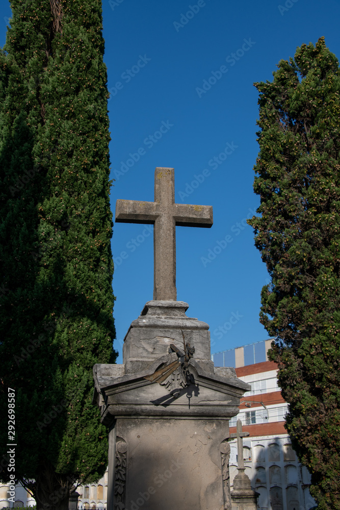 Grabstein, Steinkreuz in Spanien
