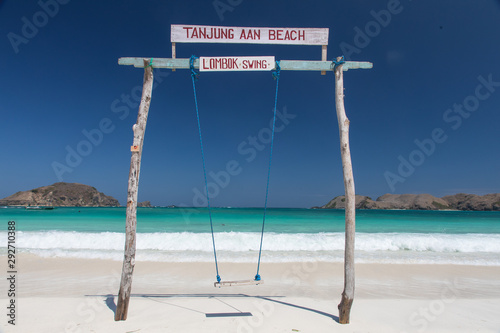 balançoire plage lombok