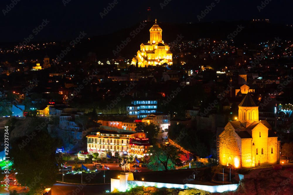 Obraz premium Georgia. Tbilisi, cathedral Sameba, night view