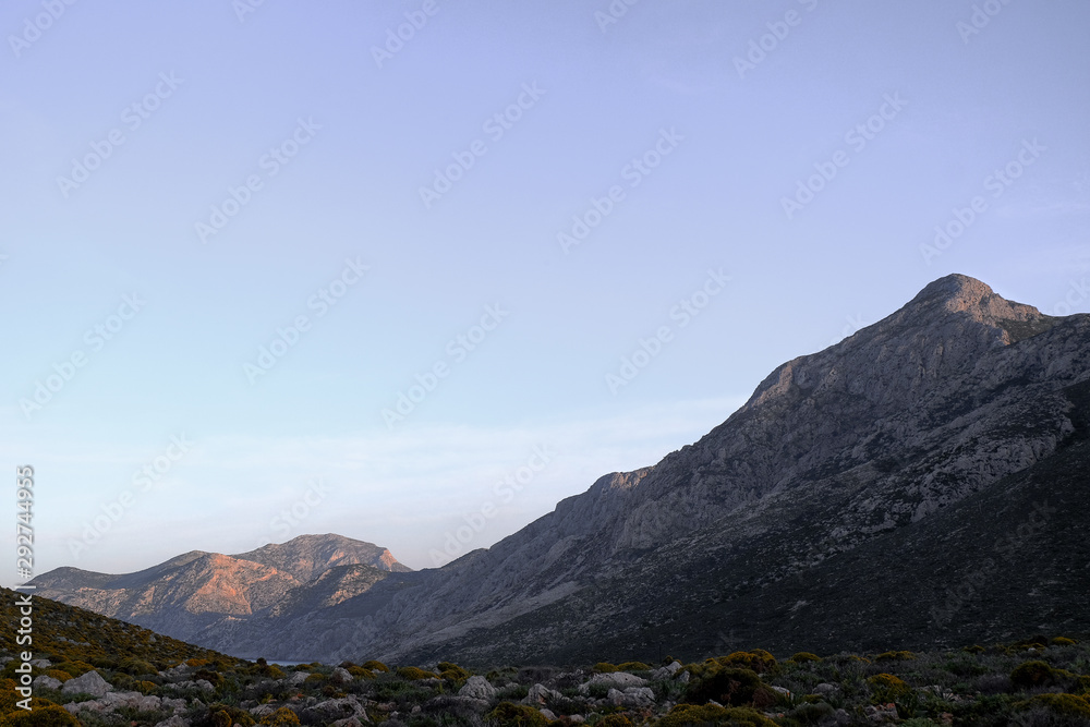 Fototapeta premium mountain at dusk