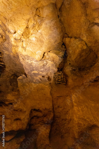 Pálvölgyi cave in Budapest photo