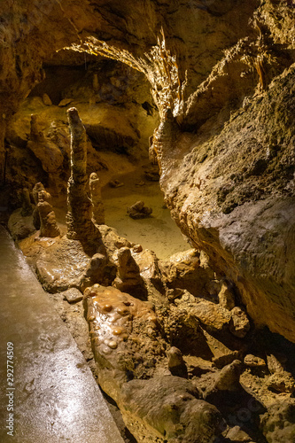 Pálvölgyi cave in Budapest photo