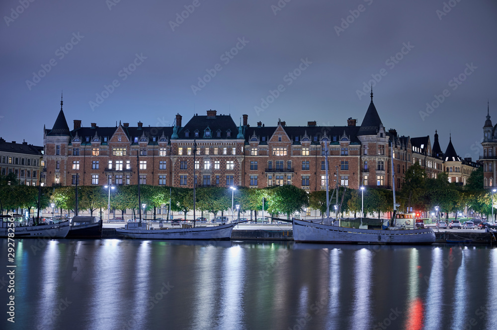 Fototapeta premium Strandvägen with its boardwalk and exclusive floors at night