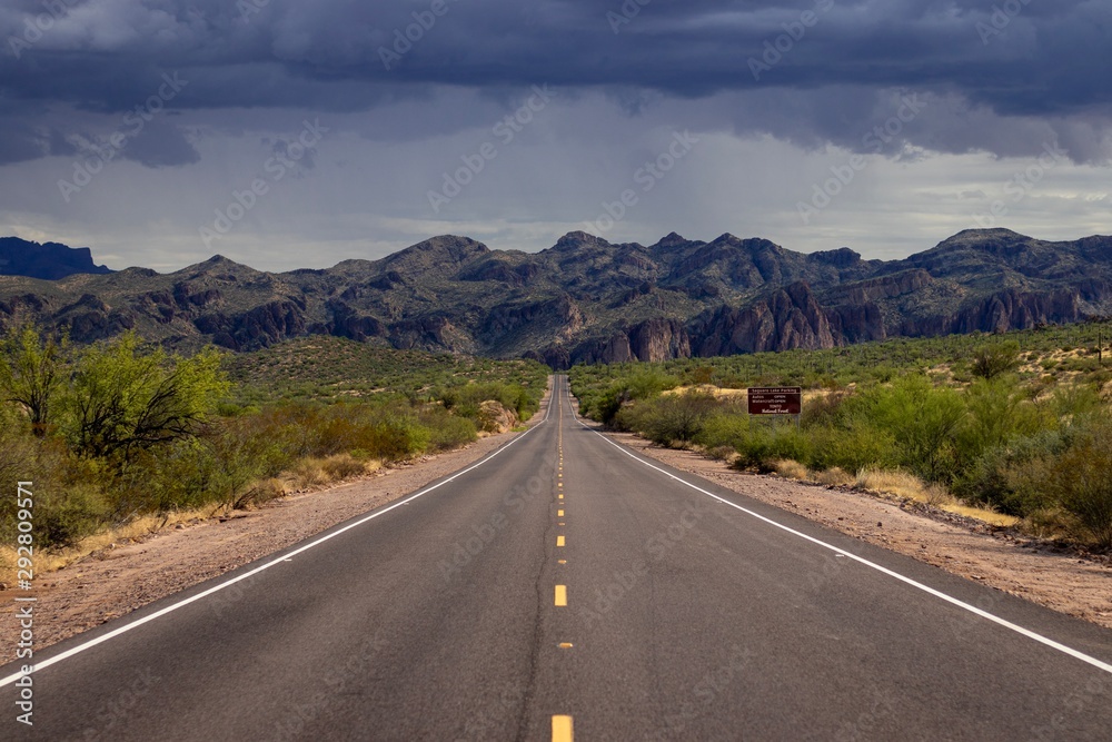 Fototapeta premium Road to a mountain