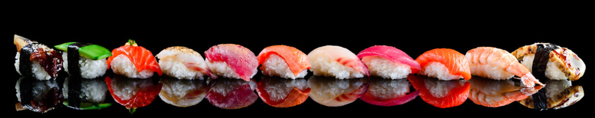 Gordijnen Sushi bar Nigiri sushi op zwarte ondergrond  © smspsy