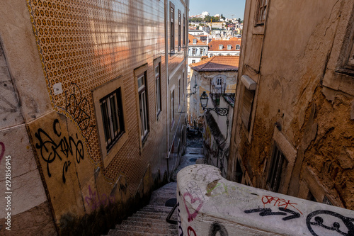 Fototapeta Naklejka Na Ścianę i Meble -  Streets of Lisbon / Strade di Lisbona