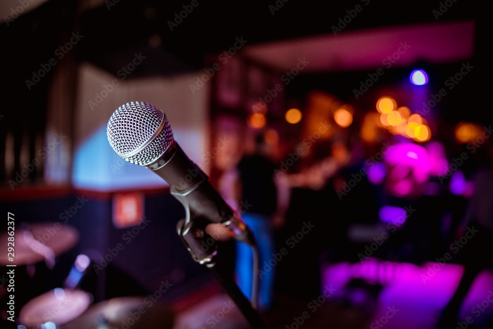 Microphone for sound, music, karaoke in audio studio or stage. Mic  technology. Voice, concert entertainment background. Speech broadcast  equipment. Live pop, rock musical performance Stock-foto | Adobe Stock