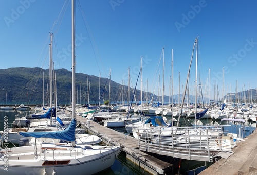 Port de plaisance    Aix  