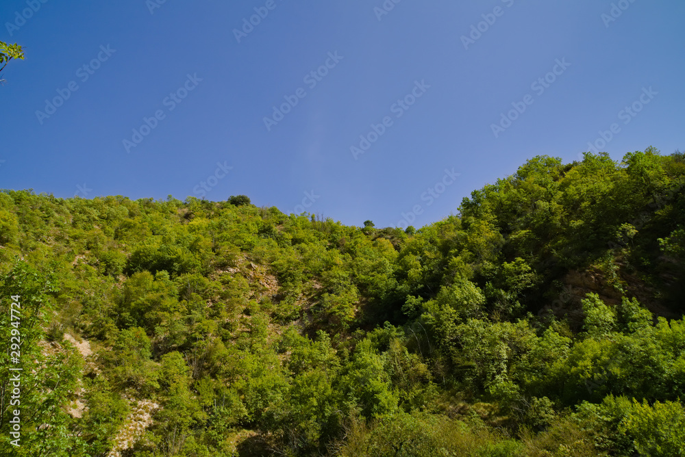 Vista dal sentiero 208 dal villaggio di Baciardi all'eremo di Morimondo