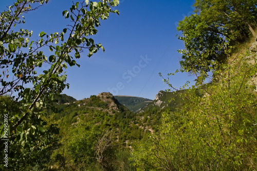 Vista dal sentiero 208 dal villaggio di Baciardi all'eremo di Morimondo