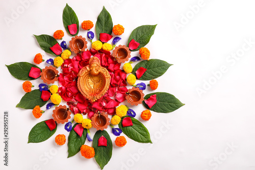 Marigold Flower rangoli Design for Diwali Festival   Indian Festival flower decoration