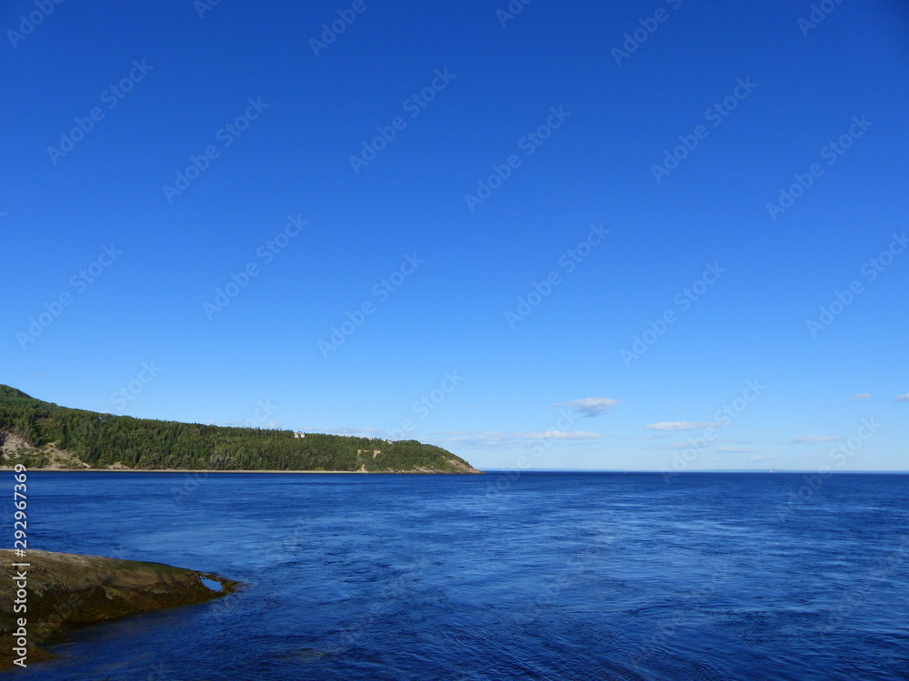 paysage du Quebec eau et forêt