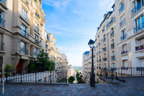 Fototapeta Naklejka Na Ścianę i Meble -  cityscape Mont Matre , Paris, France
